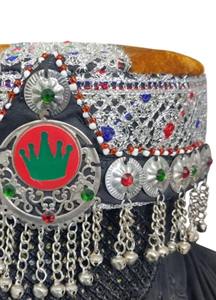 Magnifique collier choker afghan Kuchi avec grand médaillon central, pendentifs en pièces de monnaie vintage et pierre rouge vibrante I - Product Image 5