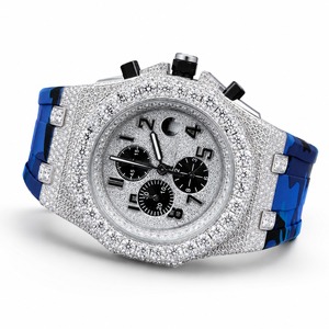 Montre chronographe de luxe pour hommes en acier inoxydable avec boîtier incrusté de diamants et bracelet en caoutchouc bleu, mouvement à quartz analogique - Product Image 2
