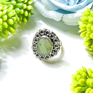 แหวนพลอยโอปอลเปรูแท้ทรงสวยทันสมัยประดับเงินแท้จาก Anvika Gems Jewels เหมาะสำหรับผู้หญิงในโอกาสครบรอบแต่งงานหรือหมั้น - Product Image 2