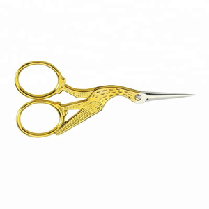 Tijeras de Acero Inoxidable para Uñas, Cejas, Pestañas, Vello Facial, Manicura y Cutículas - Product Image 4