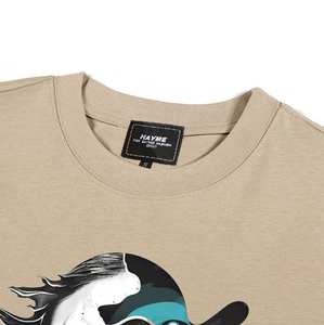 เสื้อยืดคอกลมแขนสั้นผู้ชาย สไตล์สตรีทลำลอง ทรงปกติ ผ้าฝ้ายเจอร์ซีย์ 100% ระบายอากาศได้ดี โลโก้ด้านหน้า - Product Image 3