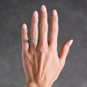 Anillo de compromiso SGARIT personalizado de oro de 14K con diamante de corte ovalado, diseño clásico de halo para mujer, diamantes cultivados en laboratorio con certificación IGI, color VVS D. - Product Image 5