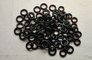 ชิ้นส่วนยางขึ้นรูปคุณภาพพรีเมียมแบบกำหนดเองสำหรับใช้ในอุตสาหกรรมยานยนต์ ชิ้นส่วนที่มีความทนทานและมีความแม่นยำสูง มีจำหน่ายแล้ว - Product Image 2