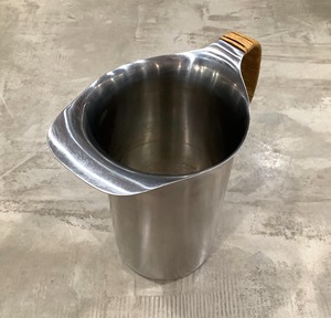 Pichet minimaliste en acier inoxydable avec poignée en bois, carafe moderne pour la maison, la cuisine, la salle à manger et l'usage quotidien, fabriqué à la main en Inde - Product Image 6