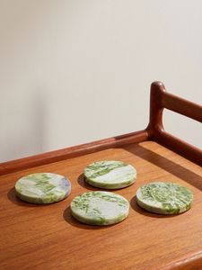 Ensemble de sous-verres classiques en marbre avec texture de pierre naturelle, parfait pour ajouter une touche d'élégance aux designs intérieurs minimalistes et modernes - Product Image 3