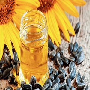 Huile de tournesol raffinée, prix de gros, huile de cuisson premium pour la friture, la pâtisserie, la rôtisserie et la préparation quotidienne des aliments - Product Image 4