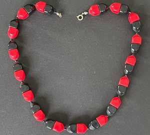 Colorful Fashion Natural Pearl Round Resin Beaded Heart Shape Hand-made Party Wedding Necklace for Women - Product Image 1