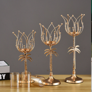 Porte-bougie en fil d'or délicat avec un design minimaliste. Éclairage artistique disponible à prix de gros. - Product Image 5