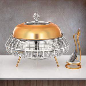 Réchaud de buffet rond style nordique avec base en maille blanche et plat chauffant doré en acier inoxydable pour traiteur, idéal pour mariages et réceptions - Product Image 2