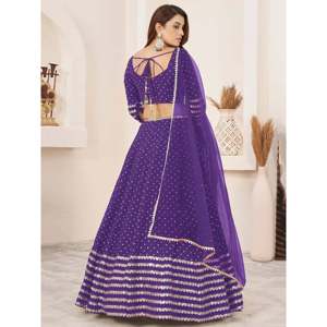 Encantador Lehenga Choli de Georgette con Lentejuelas Violetas para Boda - Product Image 5