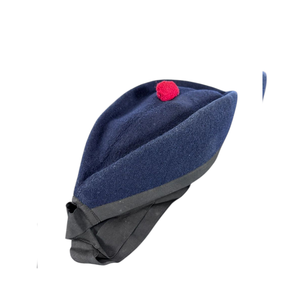 Chapeau écossais Glengarry vintage noir en laine avec ruban et pompon rouges – Casquette d'hiver écologique et respirante pour tenue Kilt - Product Image 5