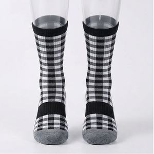 Chaussettes de sport personnalisées pour la course à pied, respirantes, rembourrées, performantes, durables, douces, pour la salle de sport, couleur personnalisée, lot de paires ajustées - Product Image 1