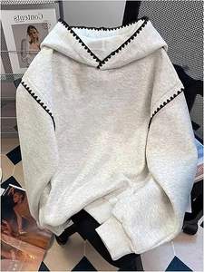 Sweat-shirt court à capuche oversize pour femme, hiver, avec motif graphique frontal, manches longues et cordon de serrage, ODM - Product Image 2