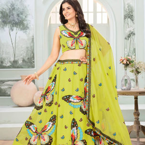 Lehenga Choli de qualité supérieure à motif papillon en soie Chinon, matériaux recyclés - Vêtements ethniques pour les occasions de mariage et de fêtes - Product Image 1