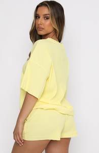 Ensemble de vêtements d'été pour femmes, ensemble court à épaules dénudées, vêtements de détente personnalisés, vêtements d'extérieur, ensemble court 2 pièces pour femmes - Product Image 2