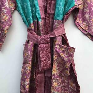 Kimono de Seda con Parches de Diseño para Mujer, Lujosa Túnica Larga Estilo Boho para Dormir, Elegante Ropa de Estar por Casa - Product Image 4