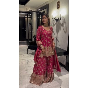 Hermoso Top Party Wear y Sharara Set con Dupatta XL Tamaño Elegante y Elegante - Product Image 6