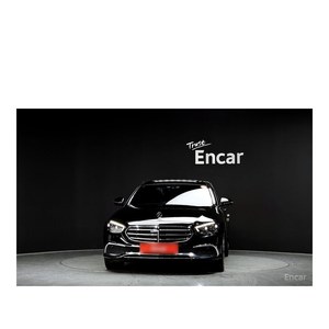 Mercedes-Benz E350 4MATIC E-Class Luxury Sedan 2023 (8 631 km) |   Sièges en cuir |   Transmission automatique |   Caméra arrière - Product Image 3
