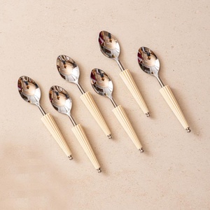 Ensemble de cuillères à Dessert à fruits en acier inoxydable plaqué or, fait à la main avec poignée à demi-torsion, nouveau Design de Style Royal - Product Image 2