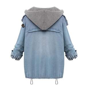 Veste en jean polyvalente avec détail boutonné en fausse fourrure, style vintage, résistante au lavage, élégante et confortable pour l'automne/hiver - Product Image 4