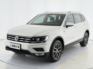 VW Tiguan L 330TSI Luxe 2018 (Empattement de 2791 mm) - 2.0L Turbo+<span class=keywords><strong>7DSG</strong></span>, Toit ouvrant panoramique/ hayon électrique/ sièges en cuir, Titre propre - Product Image 4