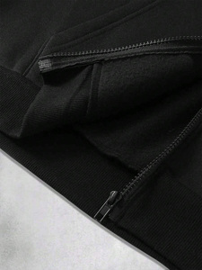 Sudadera con capucha gótica negra para hombre al por mayor con estampado tribal blanco, ajuste regular, de algodón tejido, estilo otoño - Product Image 3