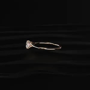 Bague en diamant taille princesse 1 carat à tige fendue, bague unique, bague exclusive, bague de fiançailles minimaliste, clarté VVS-VS, certifiée IGI - Product Image 4