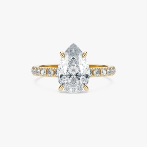 Anillo de Compromiso con Diamante Cultivado en Laboratorio de Corte Pera de 3CT, Oro Amarillo de 14K, Banda Pavé, Joyería Nupcial Personalizada, Venta al Por Mayor - Product Image 2