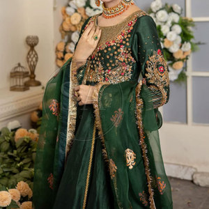 Magnifique robe de mariée pour femmes, design élégant, robe de mariée royale avec broderie - Product Image 5