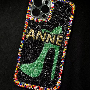 Llavero bordado con cuentas de semillas con la letra inicial M a rayas verde oscuro, hecho a mano, estilo preppy, con cierre de metal dorado, colgante para bolso, regalo personal - Product Image 1