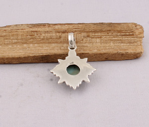 Colgante de Labradorita Natural con Engaste de Bisel en Plata de Ley 925, Gema Azul Océano, Joyería Artesanal Estilo Vintage Boho, Venta al por Mayor - Product Image 3