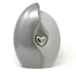 Urnas de Cremación para Adultos y Mascotas, Diseño de Lágrima con Corazón, Color Gris Oscuro Antiguo, 200 Pulgadas Cúbicas, Ecológicas, Duraderas y Personalizables - Product Image 1