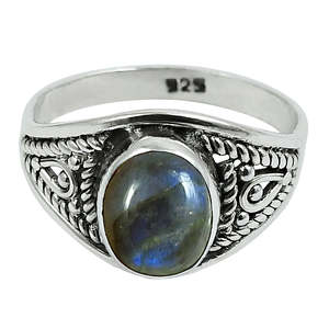 Anillo de Labradorita Estilo Vintage con Engaste de Bisel en Plata de Ley 925, Joyería Bohemia Unisex a Precio de Mayoreo - Product Image 1