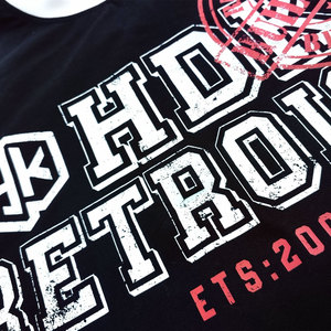 เสื้อยืดโอเวอร์ไซส์ผ้าฝ้ายหนานุ่มสไตล์วินเทจ ยี่ห้อ Huili ลายพิมพ์สกรีน ตกแต่งด้วยคริสตัล ทรงหลวม แขนสั้น สีซีดจางแบบซันเฟด - Product Image 3