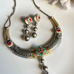 Dualstone hasli avec fusion Kundan et ensemble de boucles d'oreilles - Product Image 1