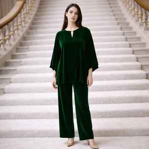 Conjunto de Salón de Terciopelo Verde Esmeralda |   Elegante Conjunto de Dos Piezas - Product Image 2