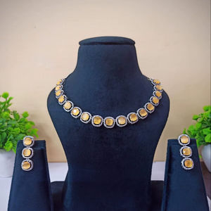 Elegante Juego de Joyería Nupcial Clásico con Diamantes de Imitación CZ, Chapado en Plata, con Piedra Amarilla, Aretes y Collar Tipo Candelabro para Boda - Product Image 1