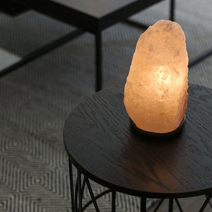 Lampe de Sel de Pierre Naturelle de l'Himalaya Sculptée à la Main, Mini USB avec Base en Bois, Écologique, Qualité Supérieure, Export, Veilleuse Feng Shui - Product Image 3
