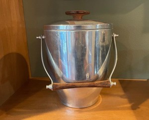 Cubo Metálico de Gran Capacidad para Agua, Hielo y Uso General - Product Image 1