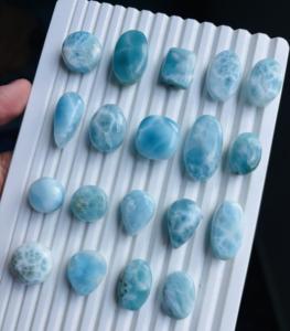 Cabochon de larimar de haute qualité, poli, formes variées, pierre précieuse artisanale pour bijoux - Product Image 2