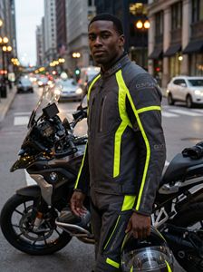 Combinaison de course en cuir pour moto, deux pièces, design et logo personnalisés, pour la sécurité - Product Image 5