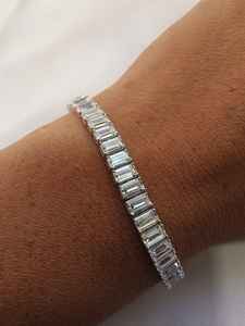 Pulsera de tenis de plata de ley 925 con moissanita de corte esmeralda para mujer, joyería para bodas, regalo para pareja - Product Image 5