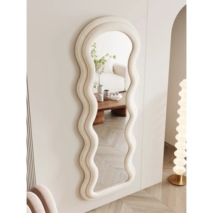 Espejo Decorativo Moderno y Elegante para Comprobar Ropa, Creación de Contenido y Esquina de Fotografía, Venta al por Mayor desde India - Product Image 5