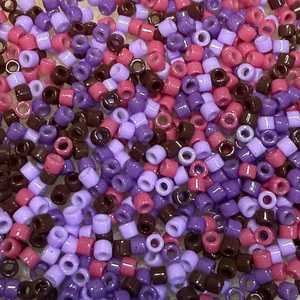 Boucles d'oreilles pendantes faites à la main avec franges de perles de rocaille, style bohème, motif floral rose et violet, longues pampilles, plumes et perles - Product Image 6