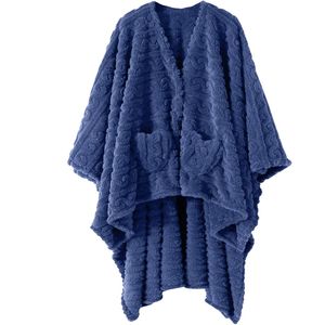 Couverture poncho portable pour adulte, châle enveloppant douillet en polaire sherpa avec poches, idéal pour le bureau et la détente - Product Image 2