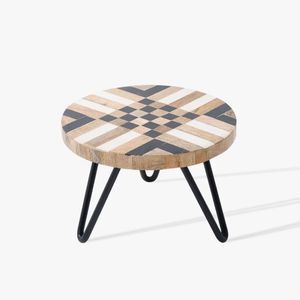 Soporte redondo de madera para pasteles, expositor de postres con patrón geométrico y patas de metal, ideal para fiestas, bodas, panaderías, cafeterías y restaurantes. - Product Image 4