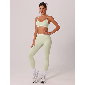 Ensemble de yoga Barely There pour femme : Soutien-gorge de sport compressif, Legging taille haute avec empiècements en mesh, effet push-up, bretelles croisées, en Nylon Spandex - Product Image 5