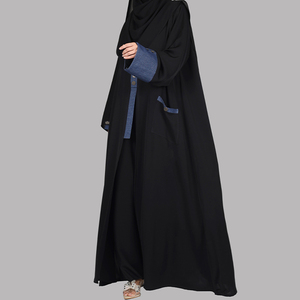 Ensemble Abaya et Hijab Assorti en Satin à Carreaux pour Femme, Coupe Longue Évasée, Vêtement Islamique Haut de Gamme Prêt à la Vente - Product Image 1