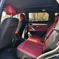 Voitures d'occasion très demandées 2024 Jetour X70 PLUS 1.5T 2WD SUV intermédiaire 5 portes 5 sièges en cuir, excellent design, d'occasion, essence, à vendre