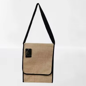 กระเป๋าโท้ท URBAN TOTE แฟชั่นรักษ์โลก ทำจากผ้าปอกระเจา ขนาดกลาง ขายส่ง รับสกรีนโลโก้ กระเป๋าช้อปปิ้งนำกลับมาใช้ใหม่ได้ ผ้ากระสอบธรรมชาติ - Product Image 1